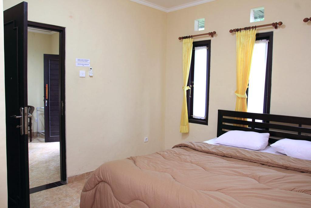 Cinthya Guest House Legian  Room photo