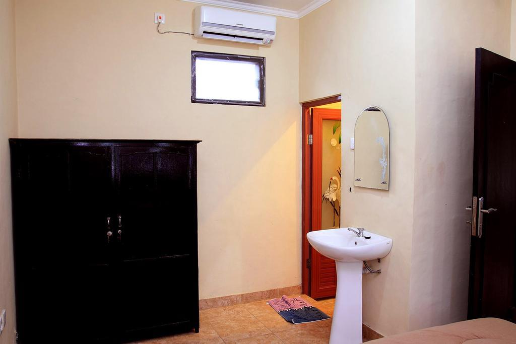Cinthya Guest House Legian  Room photo