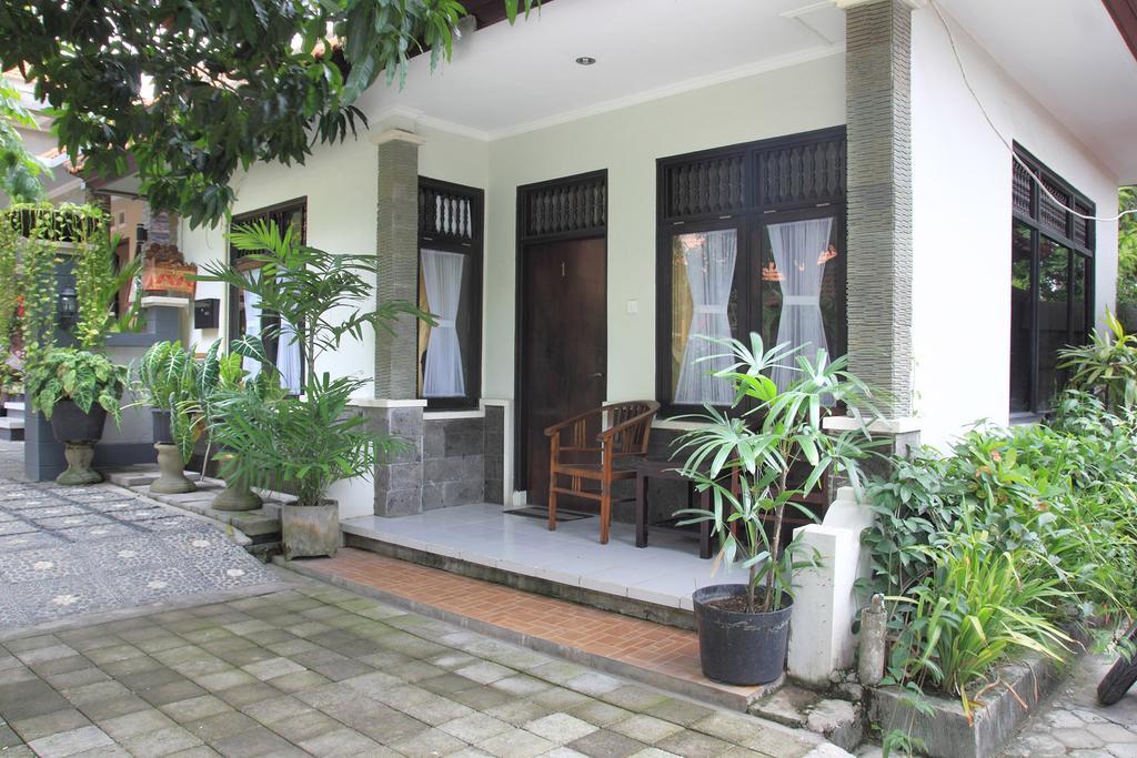 Cinthya Guest House Legian  Room photo
